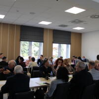 Walne zebranie stowarzyszenia - członkowie na sali posiedzeń podczas zebrania