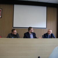 Walne zebranie stowarzyszenia - członkowie na sali posiedzeń podczas zebrania