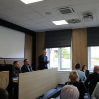 Walne zebranie stowarzyszenia - członkowie na sali posiedzeń podczas zebrania